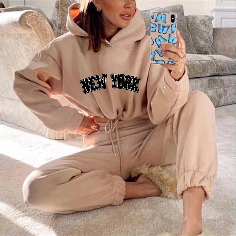 Bellanica - Women's Printed Hoodie & Sweatpants Set