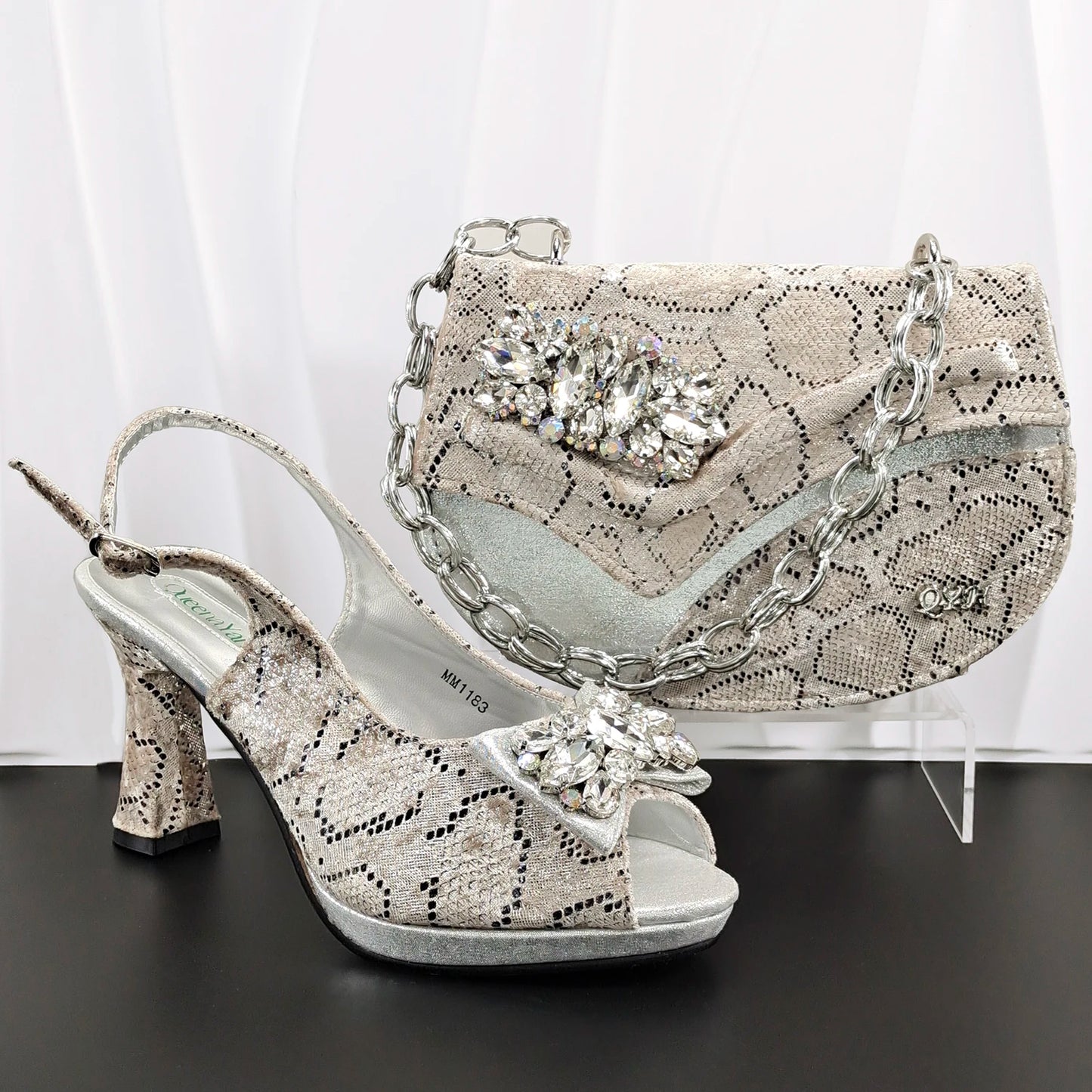 Bellanica - Talons à strass violets avec sac assorti