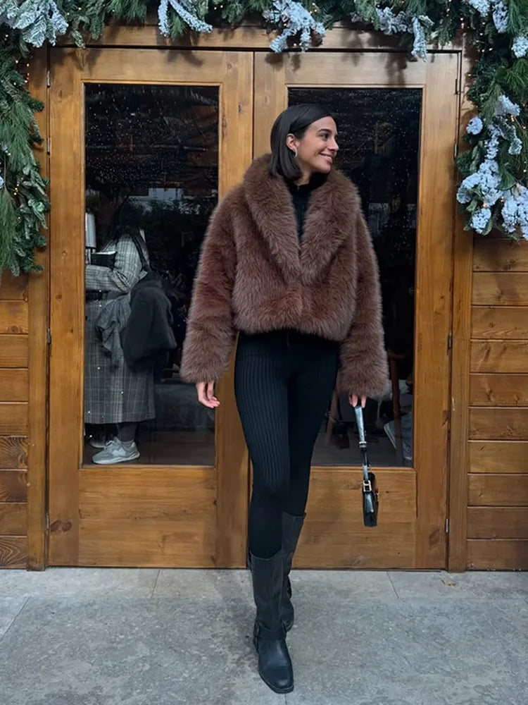 Bellanica - Elegant Women's Furs Lapel Solid