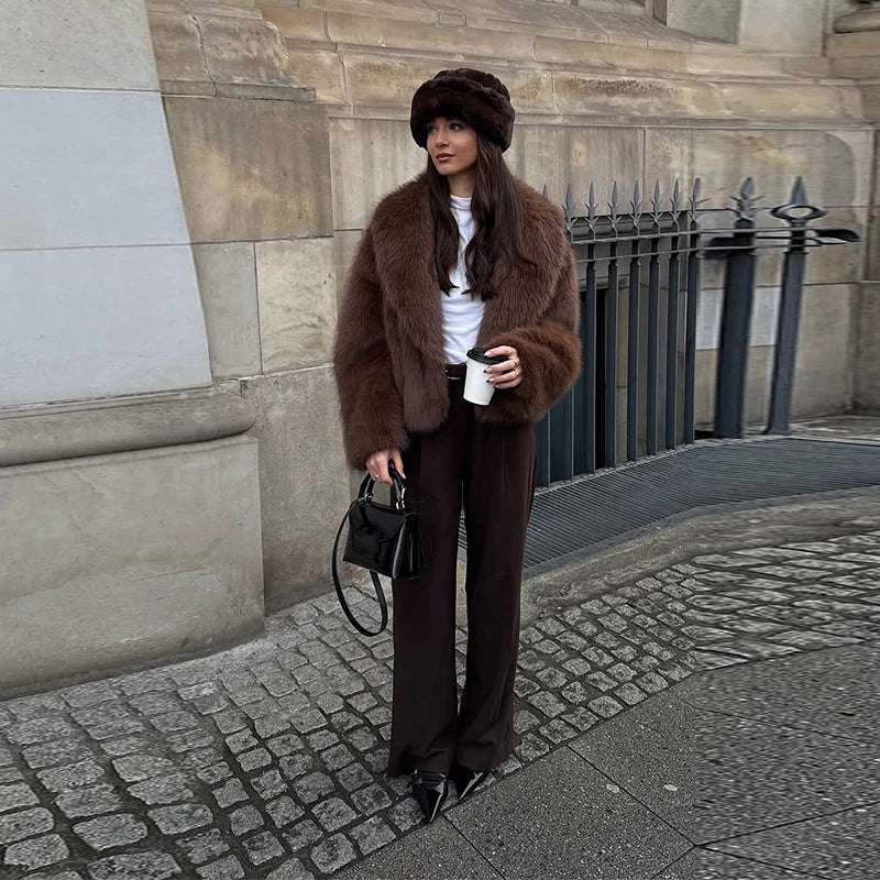 Bellanica - Elegant Women's Furs Lapel Solid