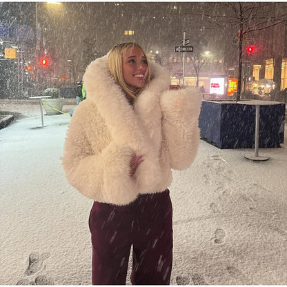 Bellanica - Street Women's Short Hooded Jacket