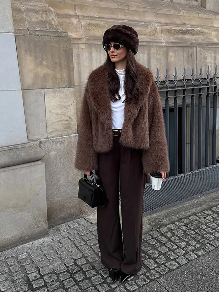 Bellanica - Elegant Women's Furs Lapel Solid