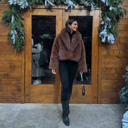 Bellanica - Elegant Women's Furs Lapel Solid