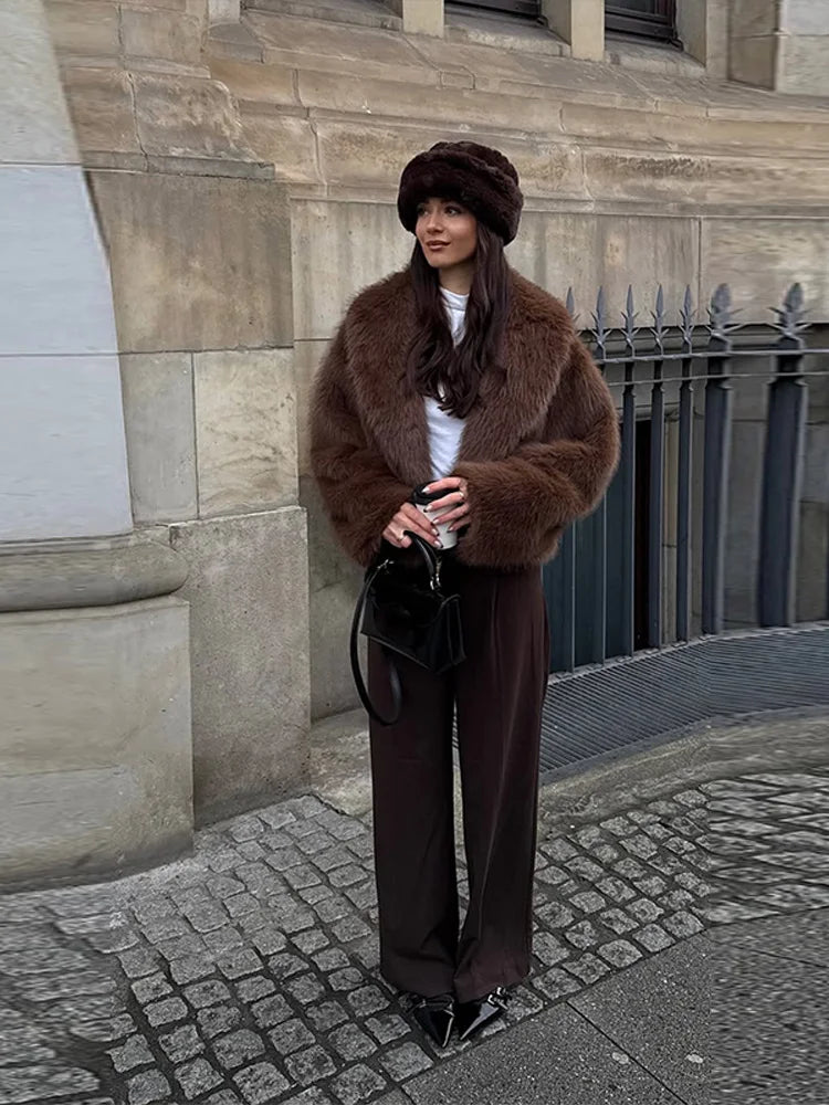 Bellanica - Elegant Women's Furs Lapel Solid