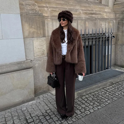 Bellanica - Elegant Women's Furs Lapel Solid