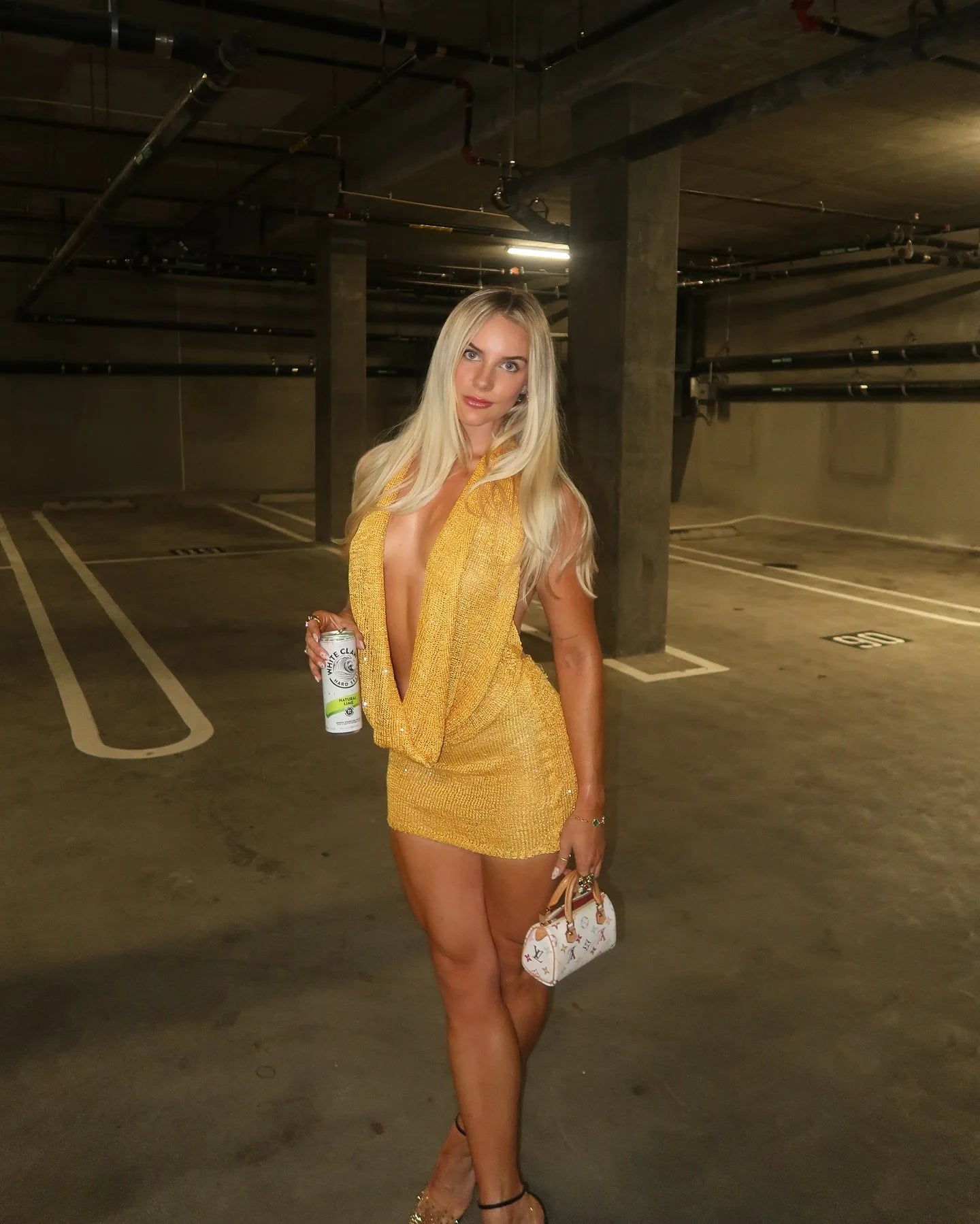 Bellanica - Backless Knit V-Neck Mini Dress