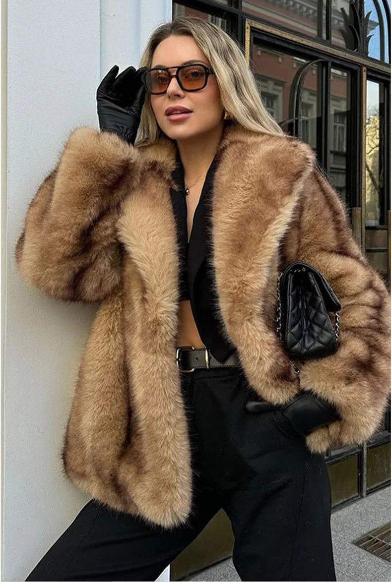 Bellanica - ZADORIN Oversized Woman