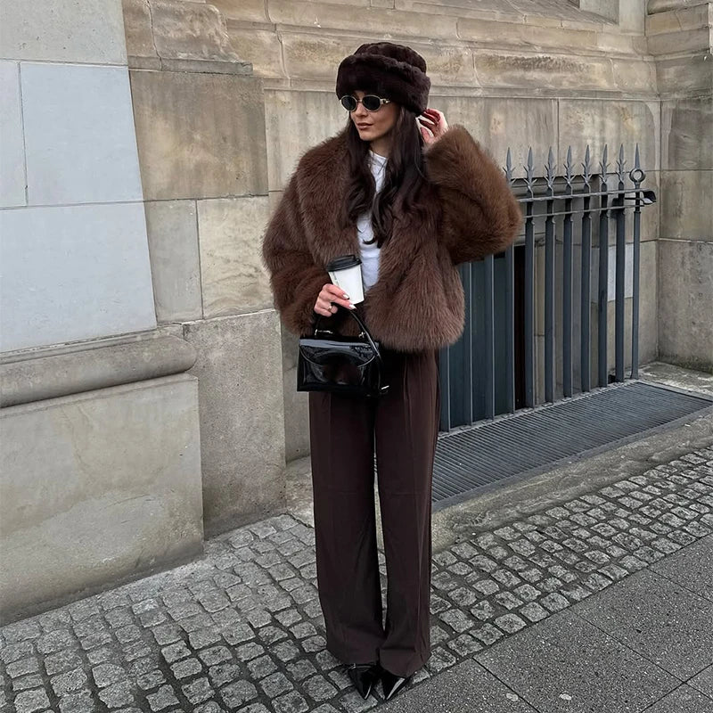 Bellanica - Elegant Women's Furs Lapel Solid