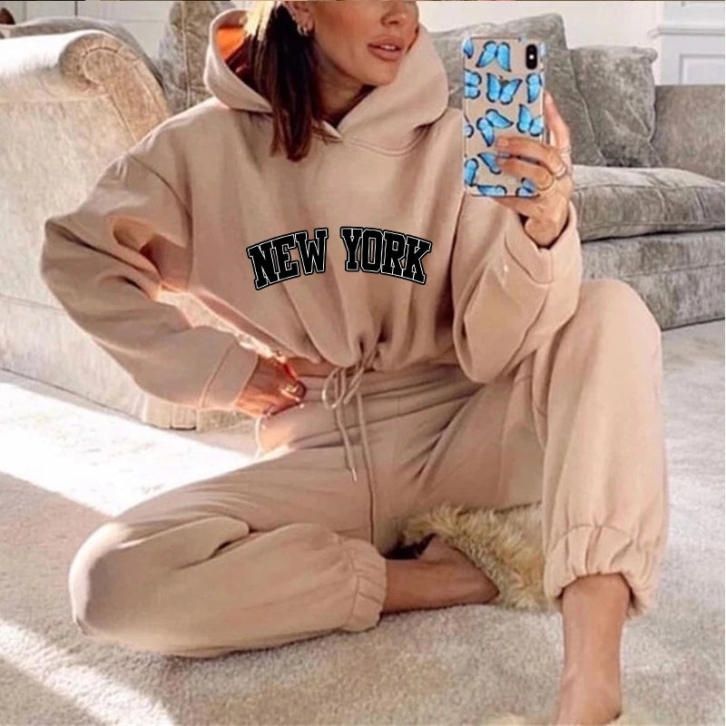Bellanica - Women's Printed Hoodie & Sweatpants Set