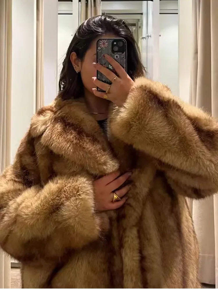 Bellanica - ZADORIN Oversized Woman