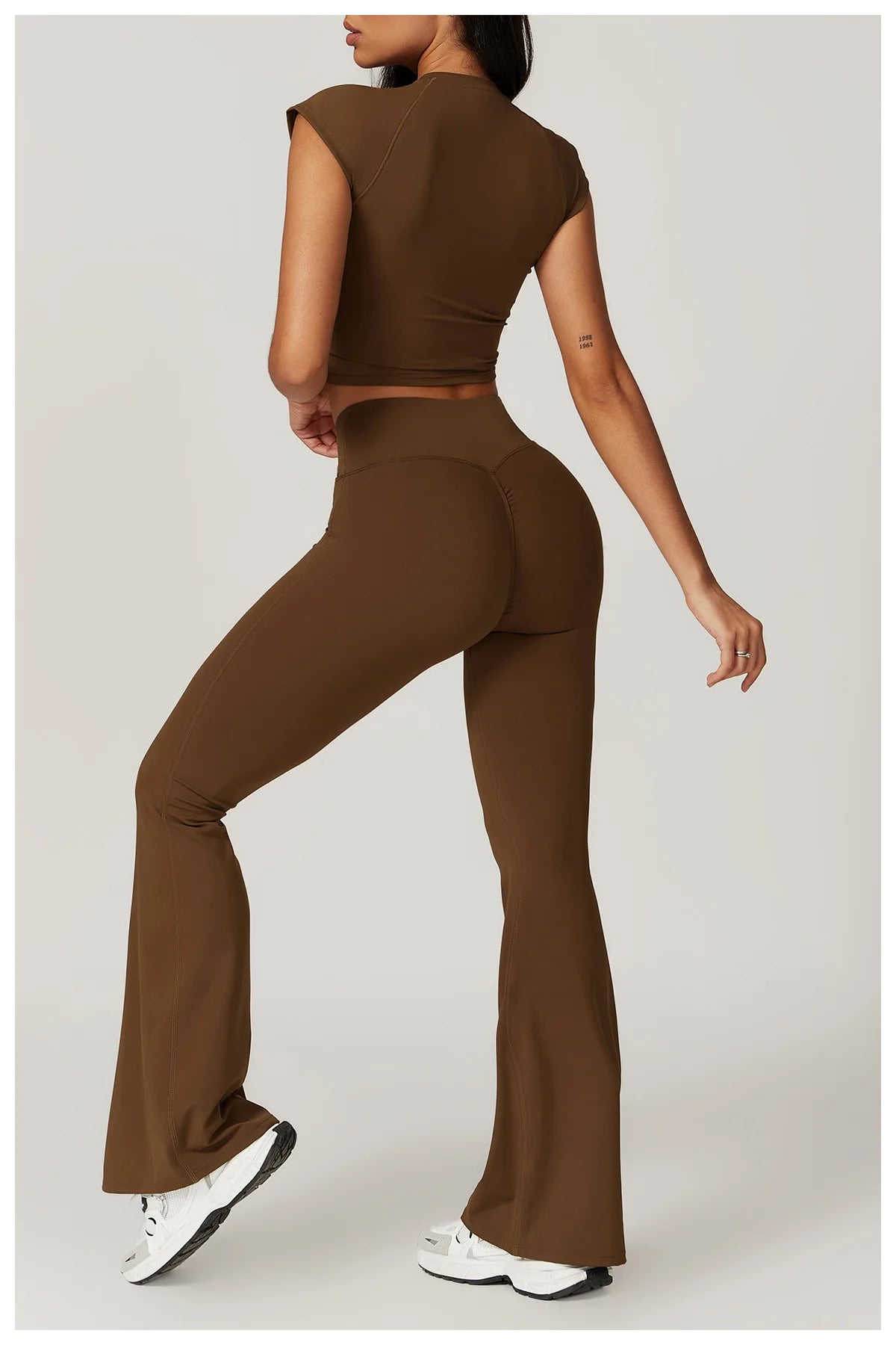 Bellanica - 2-Piece Crop Top Leggings Set