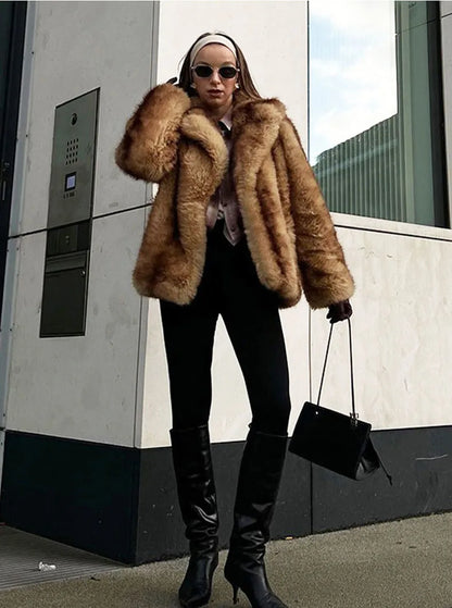 Bellanica - ZADORIN Oversized Woman